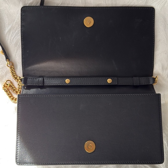 Versace - Picture 6 of 8